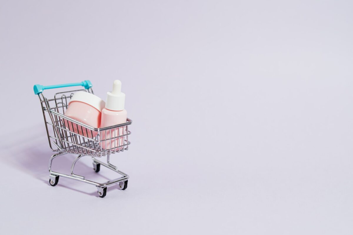 Note Yuka sur les sites de cosmétiques : Typology et Caudalie l'affichent, Aroma-Zone suivra